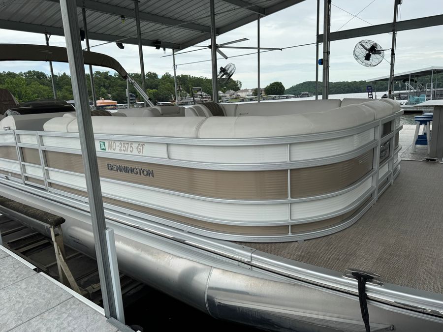Bennington 28 RSBA X1