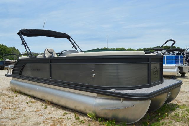 Flagship Pontoons Discover 22 CU XT Tritoon