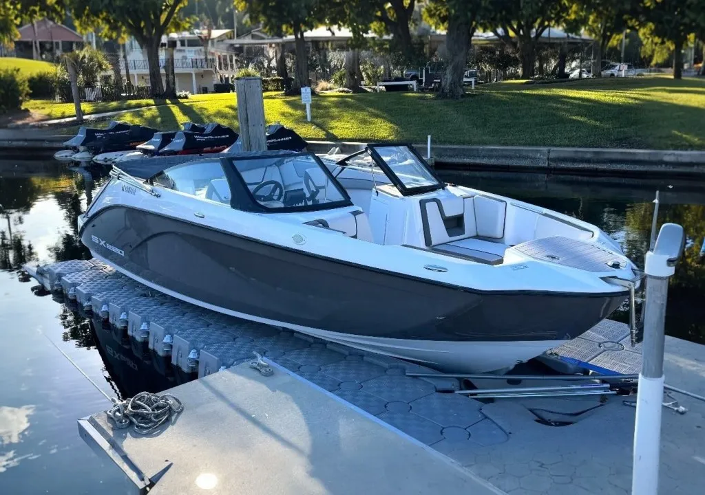 Yamaha Boats SX220